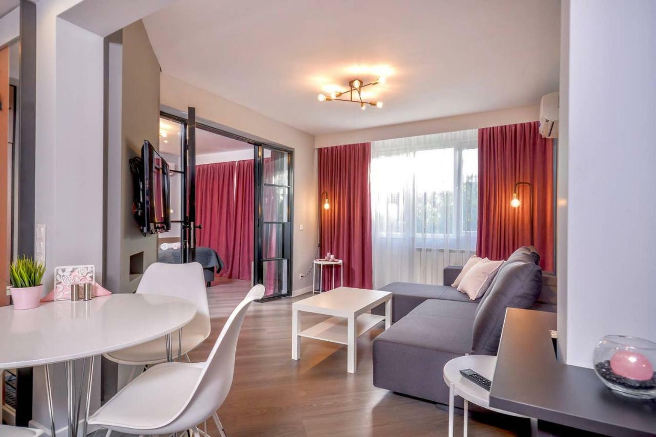 ROSÉ one bedroom designer apartment in city centre Sofia Buitenkant foto